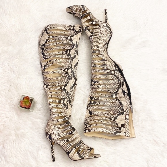 Vince Camuto VC-CHAENDRA BLACK WHITER SNAKE size 6M over the knee boot - Picture 5 of 10